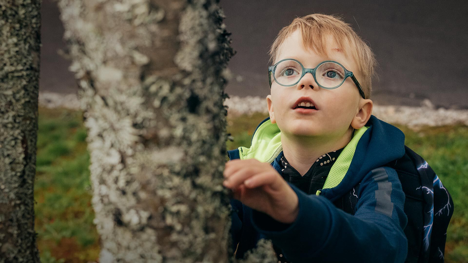 Ekaluokkalainen Milo sai uudet silmälasit koulun aloitukseen