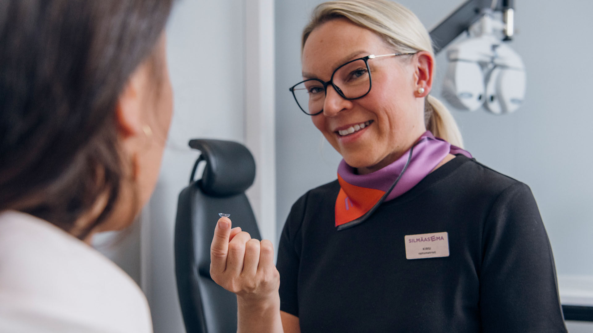 Piilolinssien vaihtosovitus