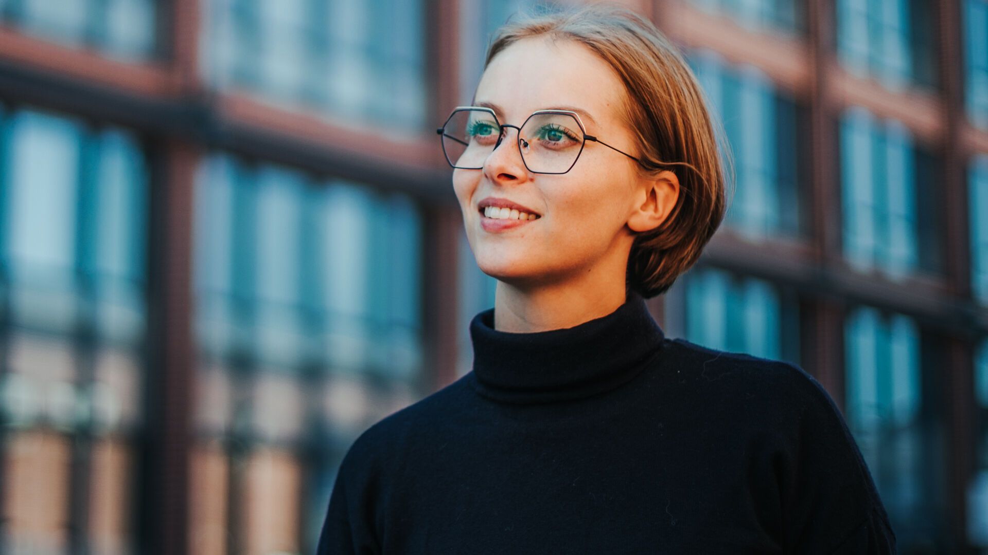 I wear clothes Daisy Update Kesän silmälasimuoti 2021 | Silmäasema