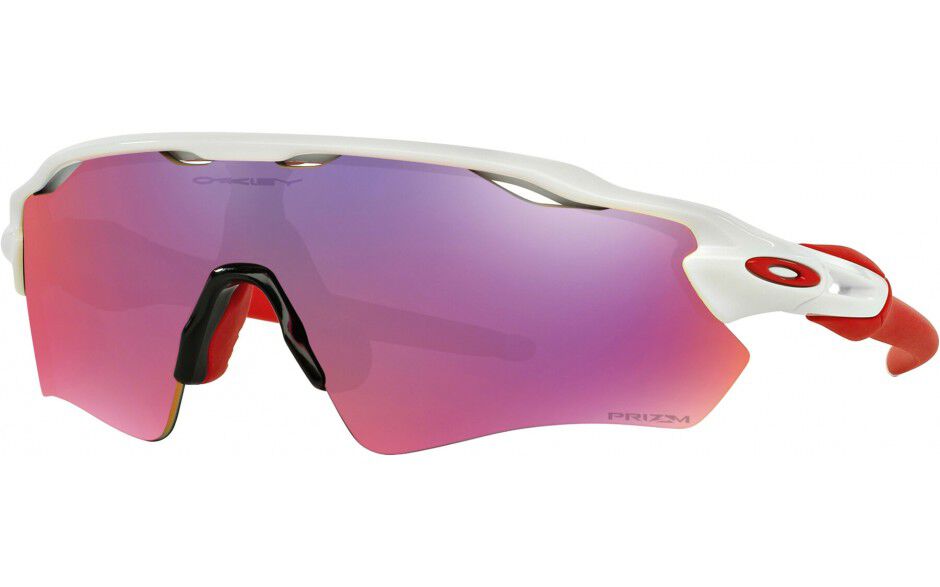 Oakley urheiluaurinkolasit