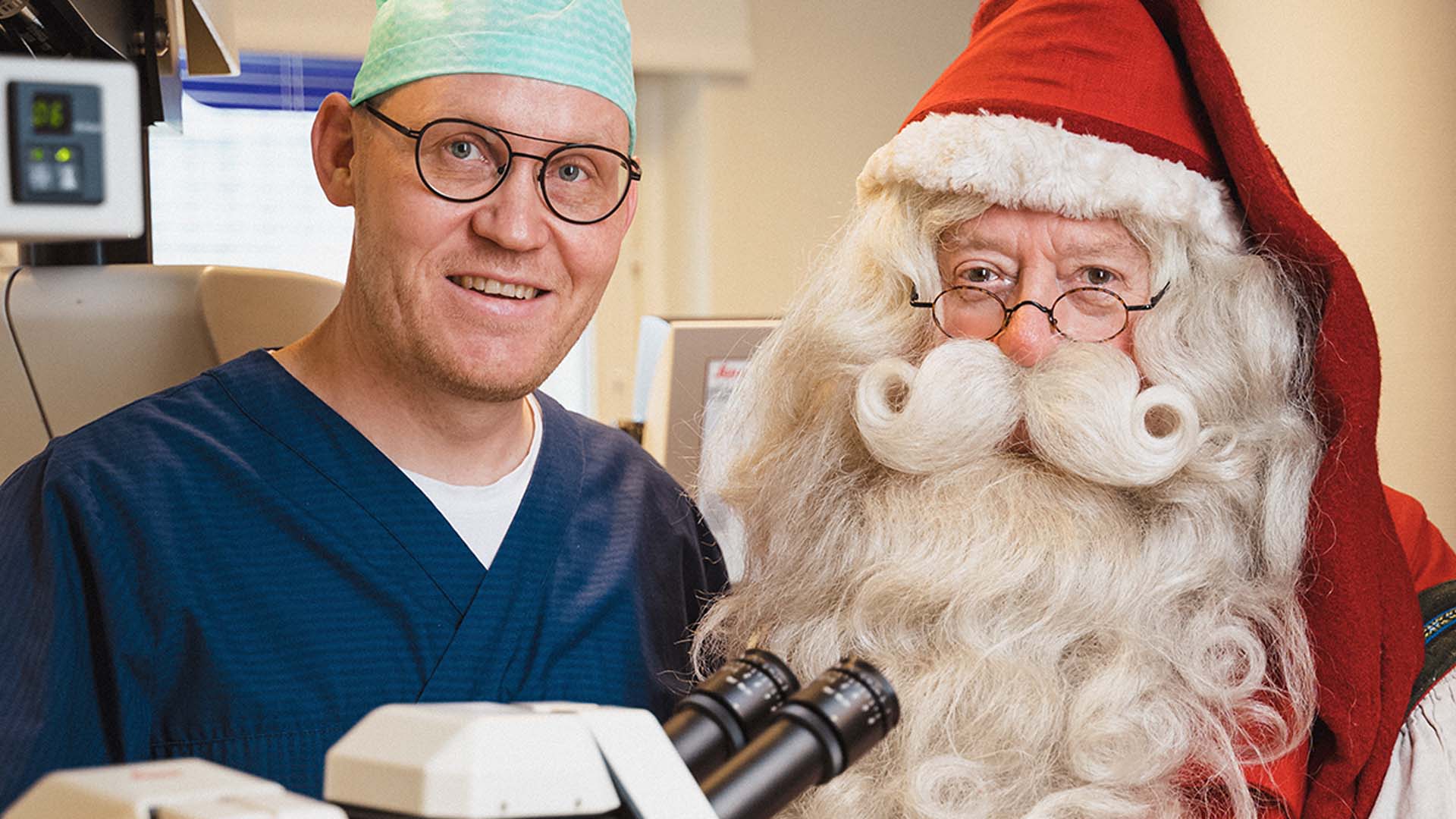 Joulupukki ja silmäkirurgi Marko Ollila