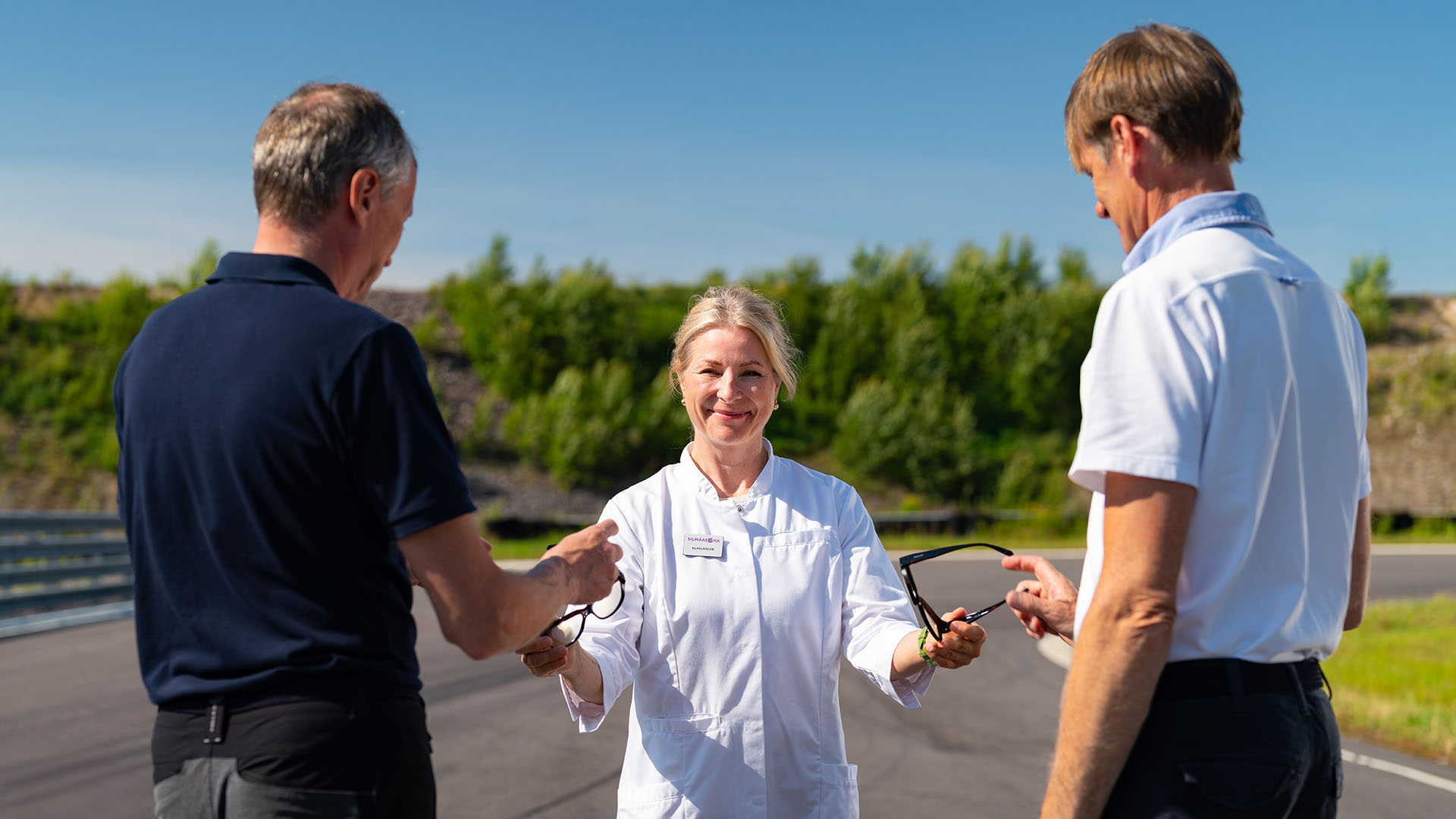 Marcus Grönholm ja Timo Rautiainen saavat kaihilasit silmälääkäriltä